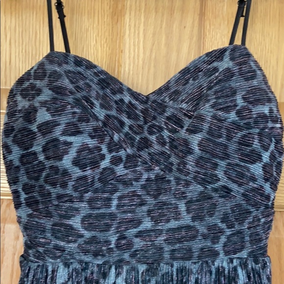 Dress - Picture 3 of 3